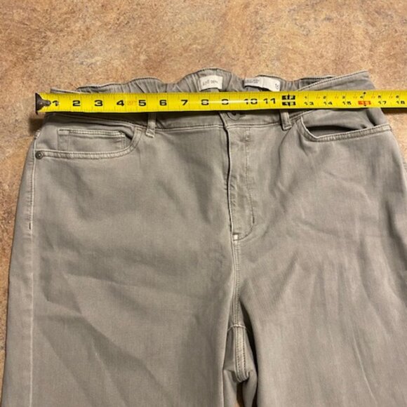 J Jill Capris Sage Green Color.  Womens Size 16 Strech Waist - Picture 7 of 9